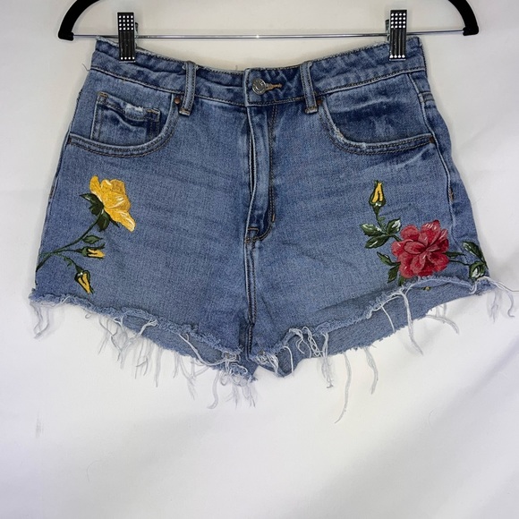 PacSun Women Jeans Shorts with Embroidery 27 - Picture 5 of 7